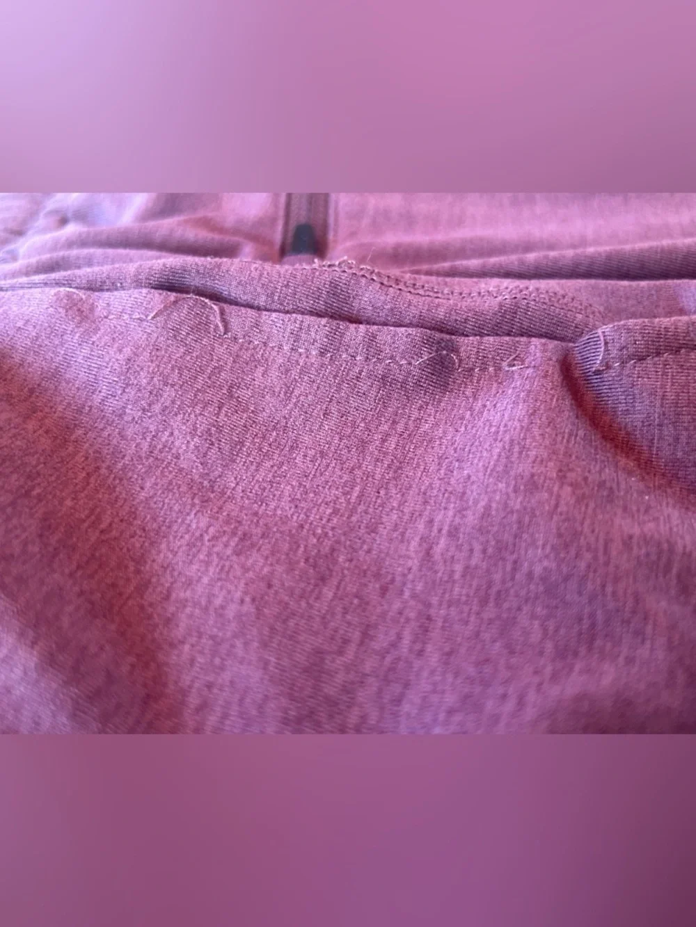Vuori Men's Sunday Performance Joggers / heathered maroon color